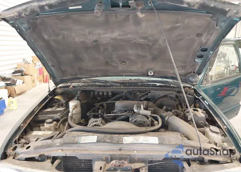 1997 Chevrolet S-10 Ls Fleetside z USA, uszkodzony, nr VIN 1GCCS19X6V8199450